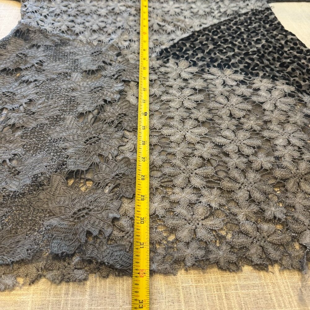 Lulu-B Gray Lace Patchwork Tunic Top M Leopard Velvet Cowl Neck Artsy Boho - Picture 7 of 7